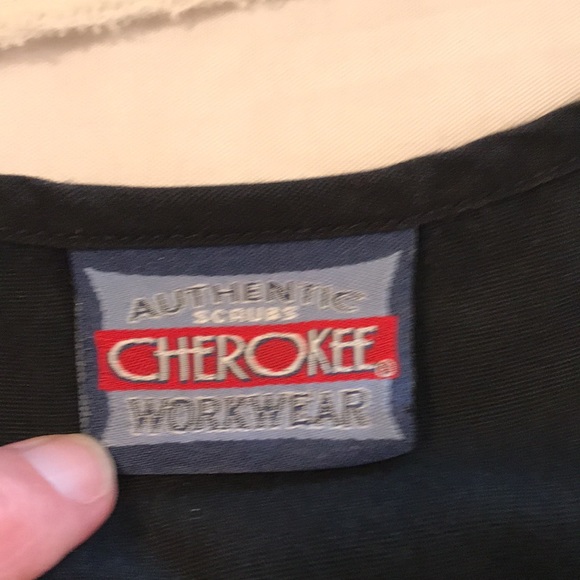 Cherokee black scrub top size small - Picture 6 of 6